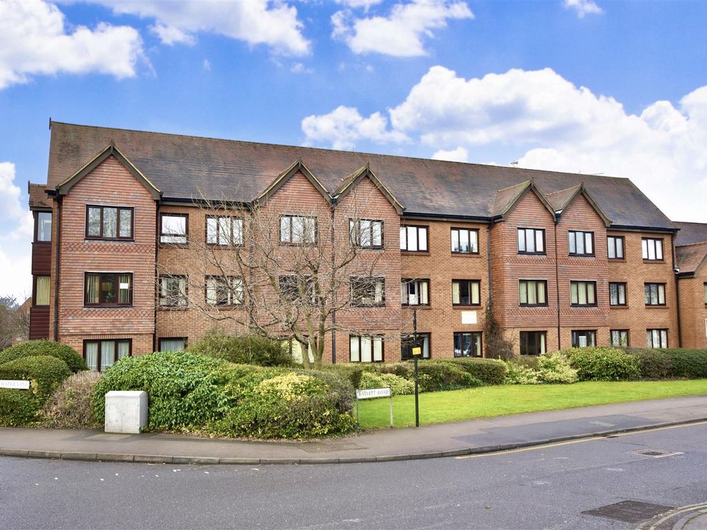 1 bed flat for sale in Rosebery Court, Water Lane, Linslade LU7, £130,000