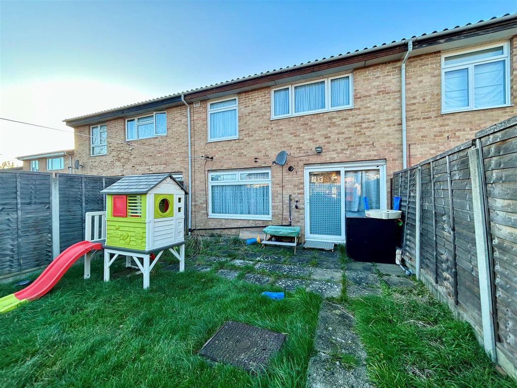 3 bed terraced house for sale in Blackmore Court, Winters Way, Waltham Abbey EN9, £375,000