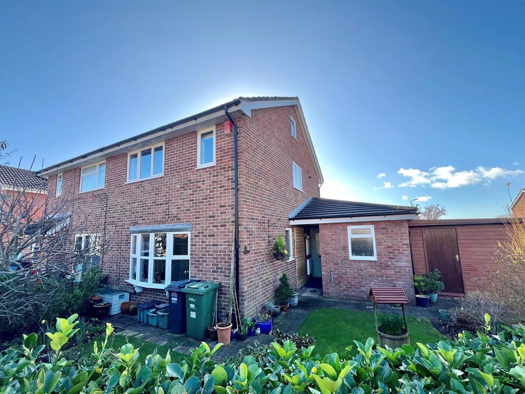3 bed semi-detached house for sale in Brookfield Walk, Clevedon BS21, £365,000