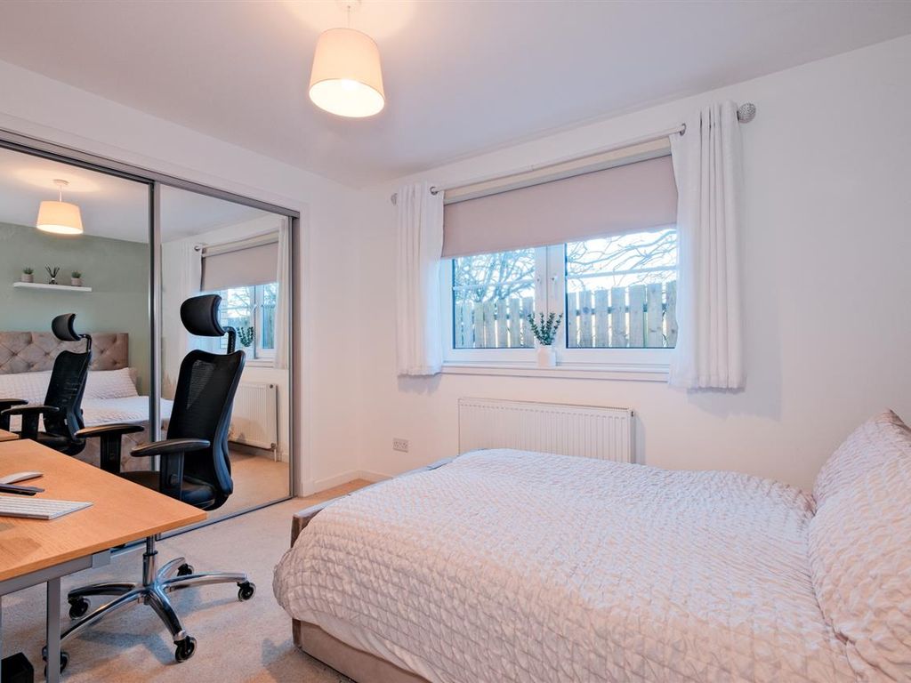 2 bed flat for sale in Eden Court, Glenmavis, Airdrie ML6, £99,995