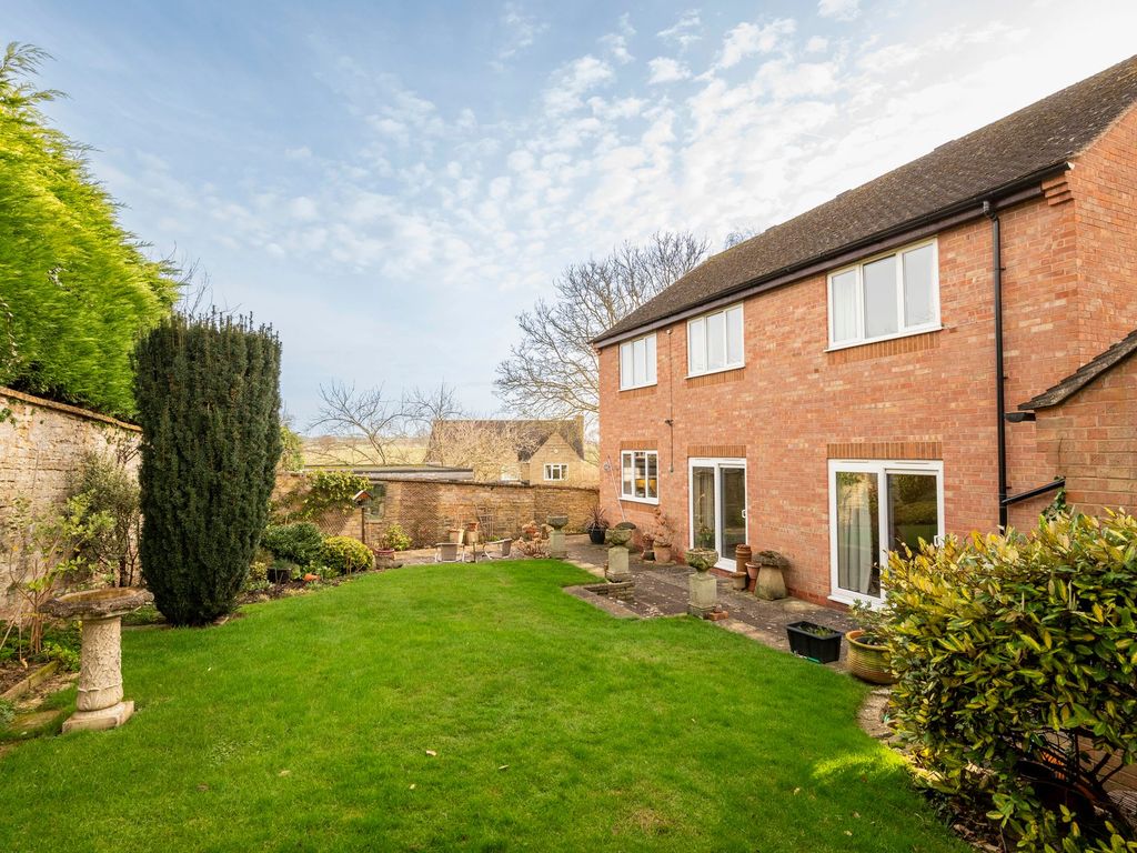 4 bed detached house for sale in Park View Lane, Newbold On Stour CV37, £600,000