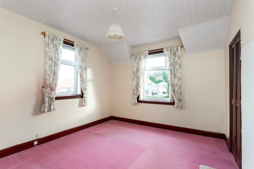 2 bed flat for sale in Preston Crescent, Linlithgow EH49, £99,000