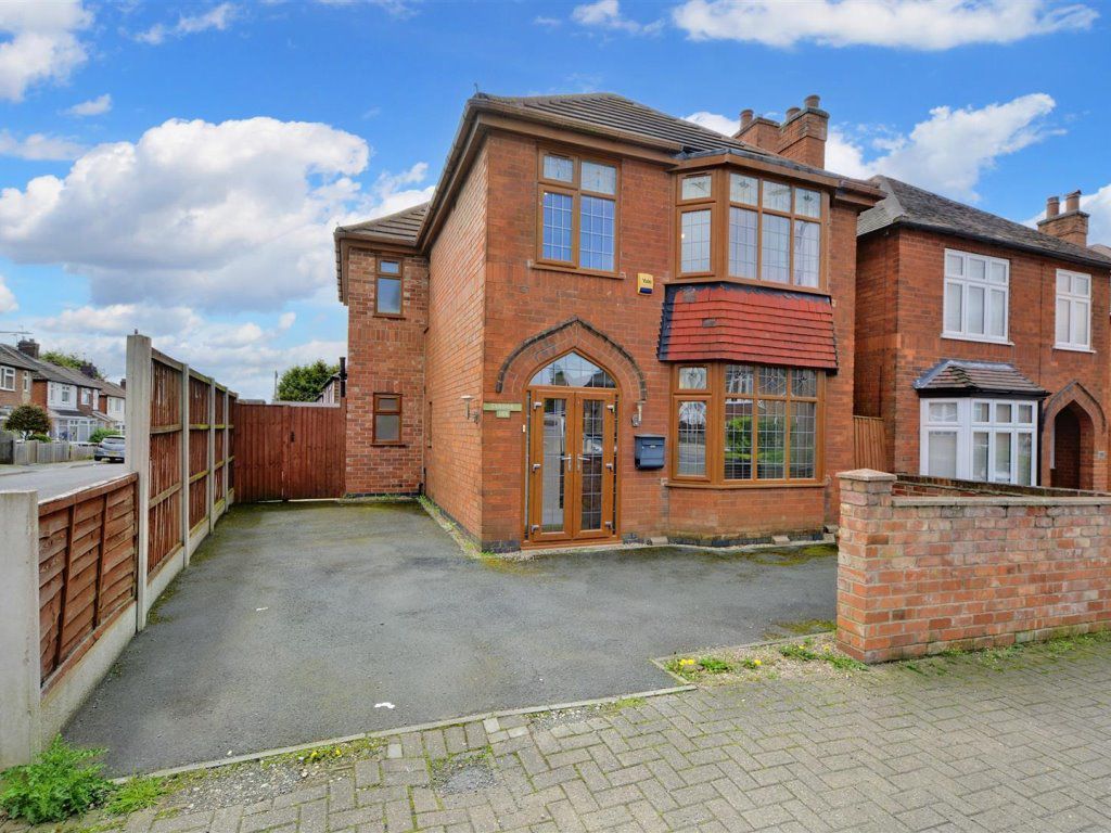 4 bed detached house to rent in Brookhill Street, Stapleford, Nottingham NG9, £1,500 pcm