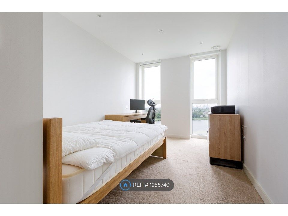 2 bed flat to rent in Skylark Point, London N4, £2,950 pcm