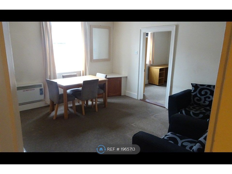 1 bed flat to rent in Broad Street, Canterbury CT1, £910 pcm