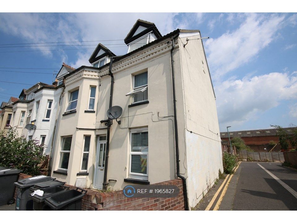 Room to rent in Lytton Road, Bournemouth BH1, £600 pcm