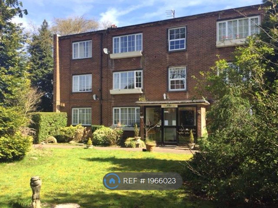 2 bed flat to rent in Sagar Lodge, Cheadle Hulme, Cheadle SK8, £1,100 pcm