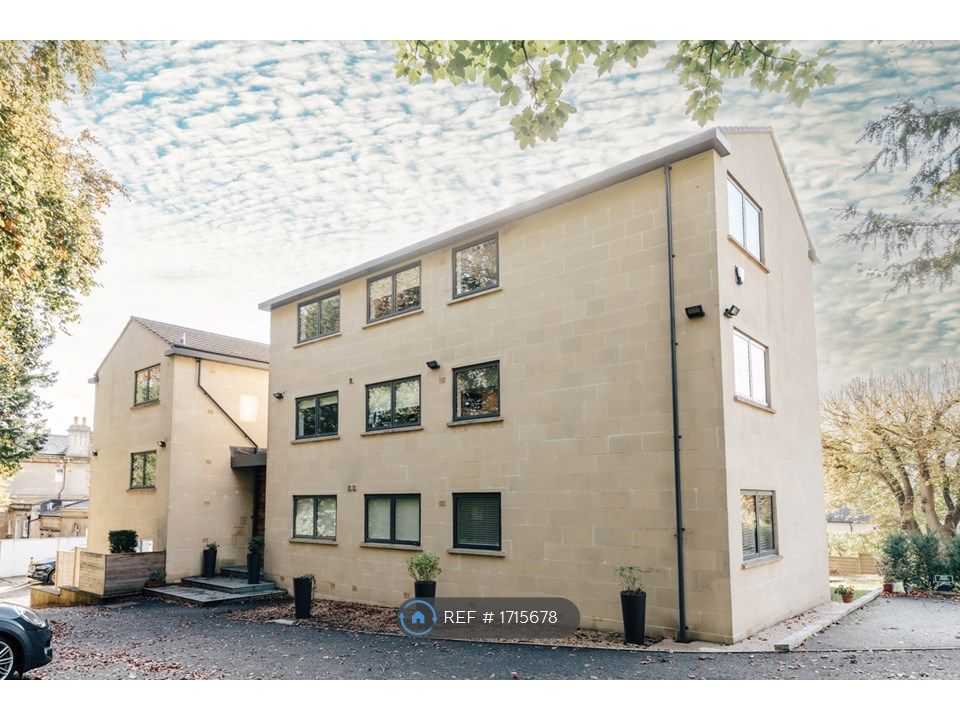 2 bed flat to rent in Charlecote, Bath BA1, £1,950 pcm