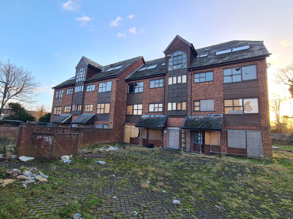 24 bed property for sale in 18-24 Thorgam Court, Grimsby, South Humberside DN31, £500,000