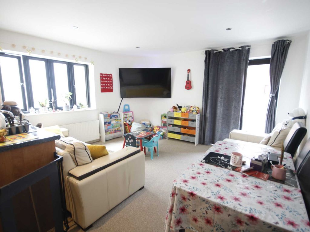 2 bed flat for sale in Strand Street, Poole Quay, Poole BH15, £209,950