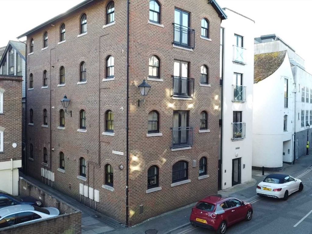 2 bed flat for sale in Strand Street, Poole Quay, Poole BH15, £209,950