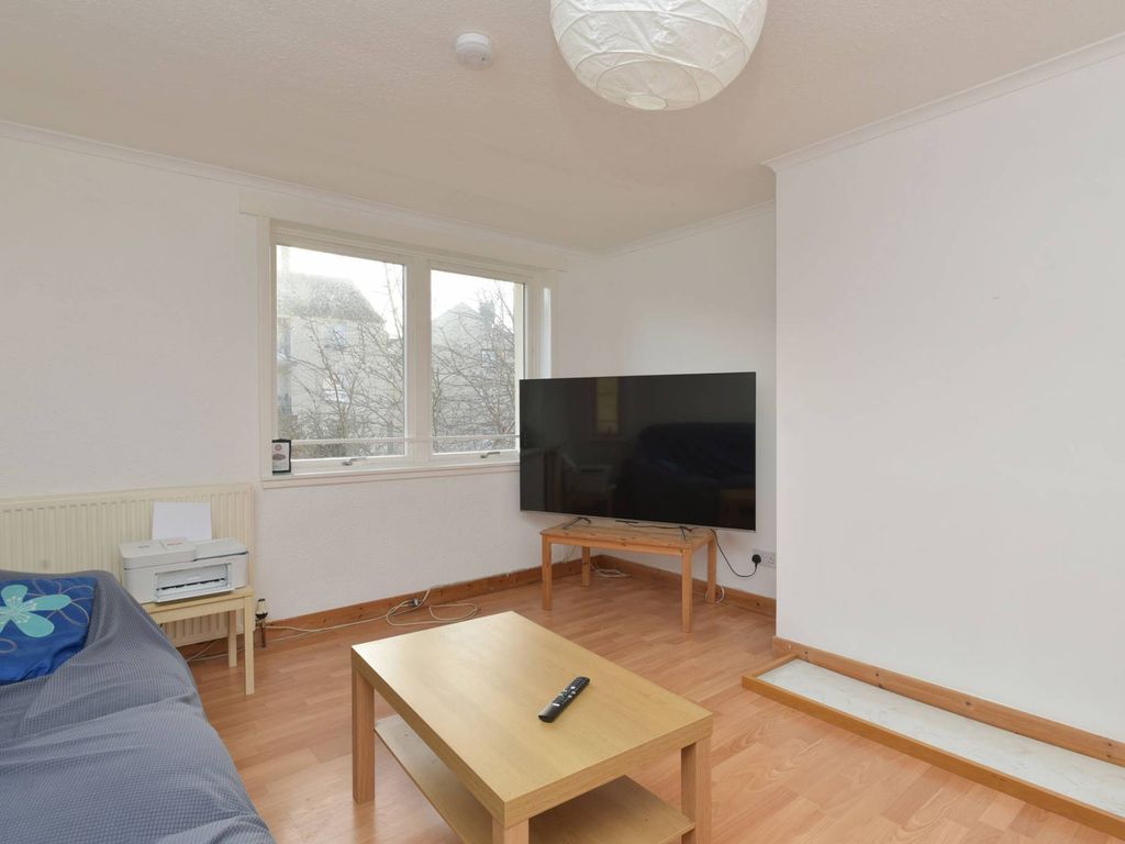 3 bed flat for sale in Niddrie Mill Crescent, Edinburgh EH15, £150,000