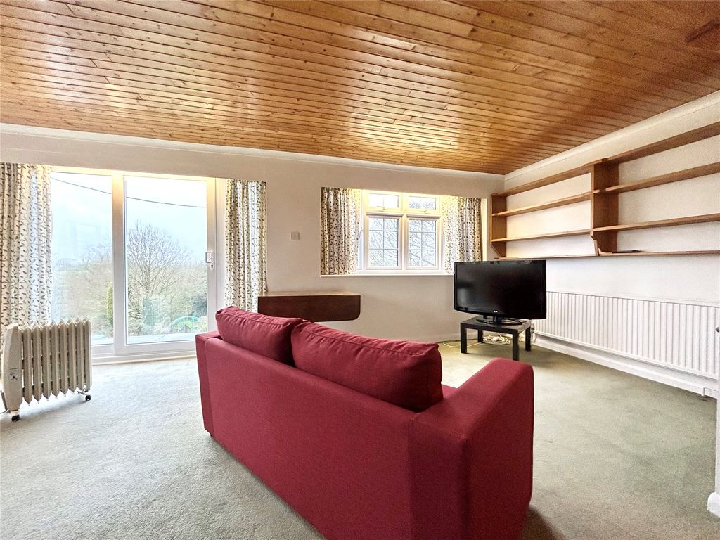 Studio to rent in Church Road, Farley Hill, Reading, Berkshire RG7, £900 pcm