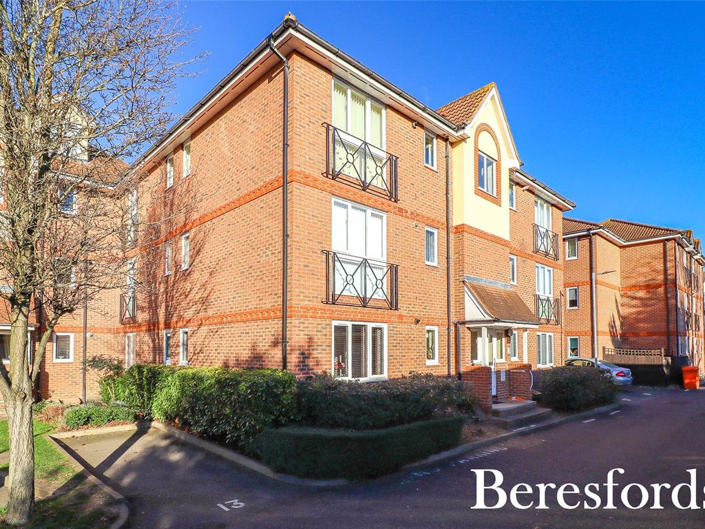 2 bed flat for sale in St. Marys Lane, Upminster RM14, £350,000