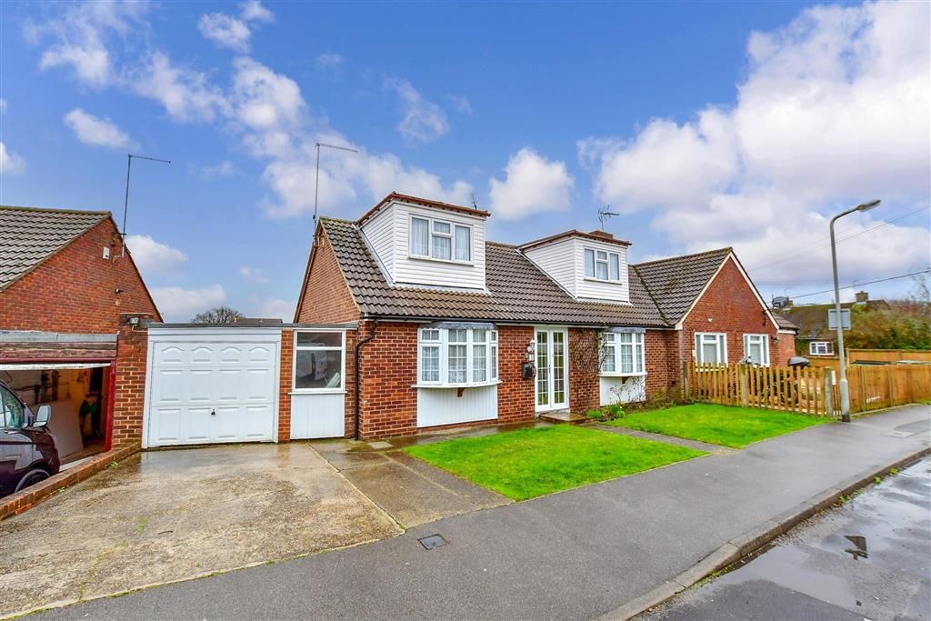 3 bed property for sale in Chilton Drive, Higham, Rochester, Kent ME3, £314,000