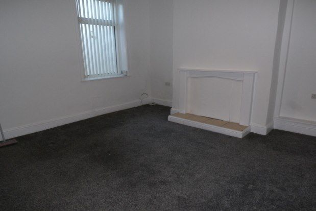 2 bed terraced house to rent in Company Street, Blackburn BB1, £625 pcm