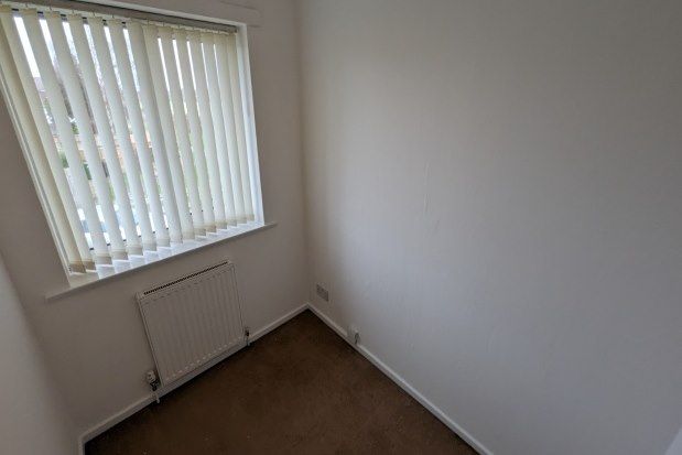 3 bed property to rent in Colchester Road, Southport PR8, £950 pcm
