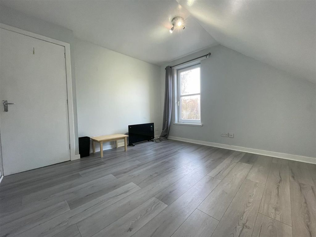 2 bed flat to rent in Birks View, Bridgend, Aberfeldy PH15, £650 pcm