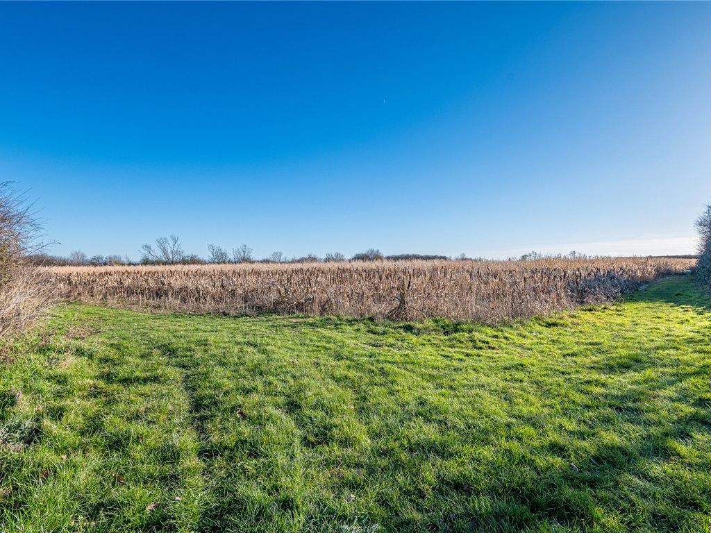 2 bed detached house for sale in Barling Road, Barling Magna, Essex SS3, £500,000