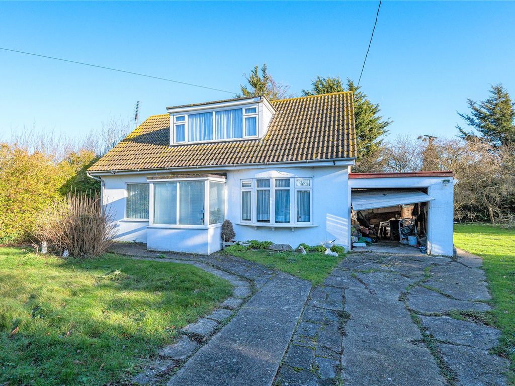 2 bed detached house for sale in Barling Road, Barling Magna, Essex SS3, £500,000