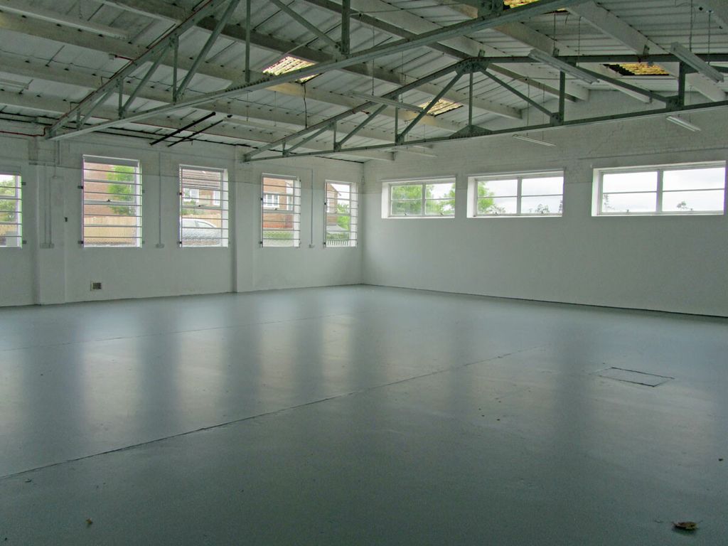 Light industrial to let in Unit 15 Station Road Industrial Estate, Station Road, Hailsham BN27, £14,750 pa