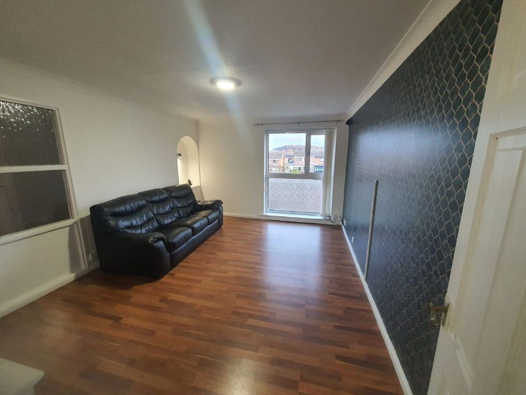 2 bed flat to rent in Milcombe Close, Moorside, Sunderland SR3, £575 pcm