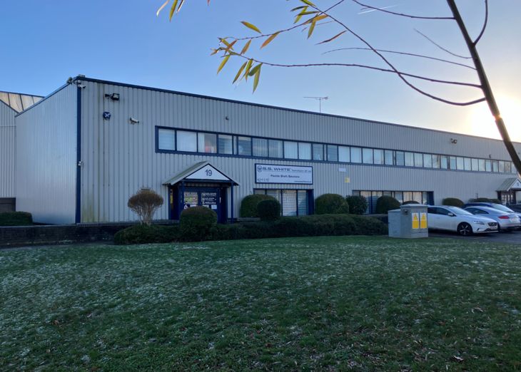 Light industrial to let in 19 Heathfield, Stacey Bushes Industrial Estate, Milton Keynes MK12, Non quoting