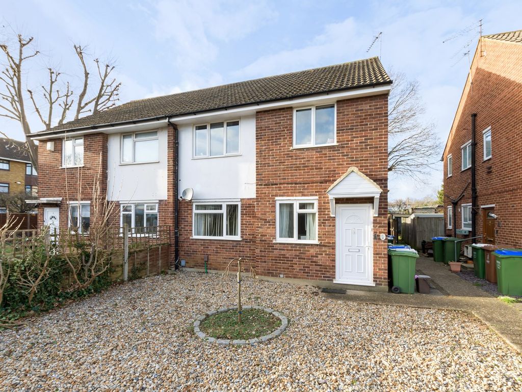 2 bed maisonette for sale in Amberley Court, Sidcup DA14, £295,000