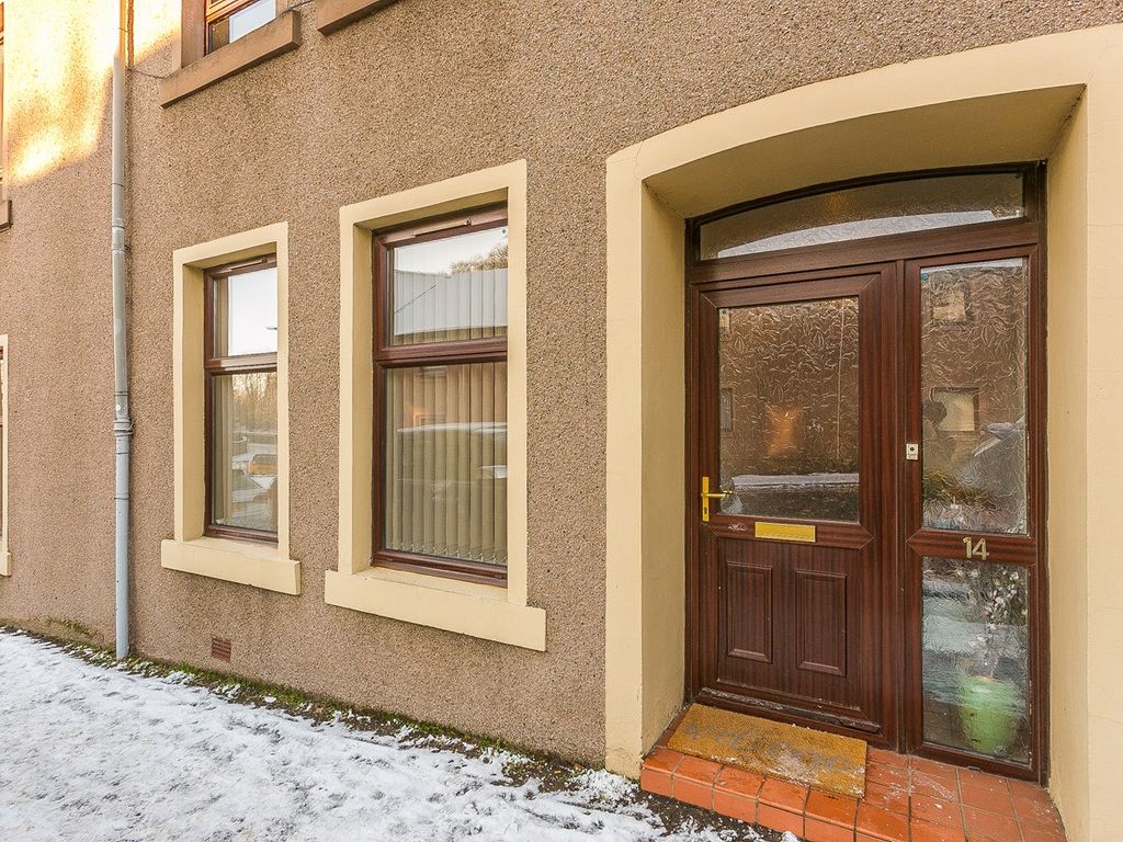 4 bed flat for sale in Don Street, Forfar DD8, £125,000