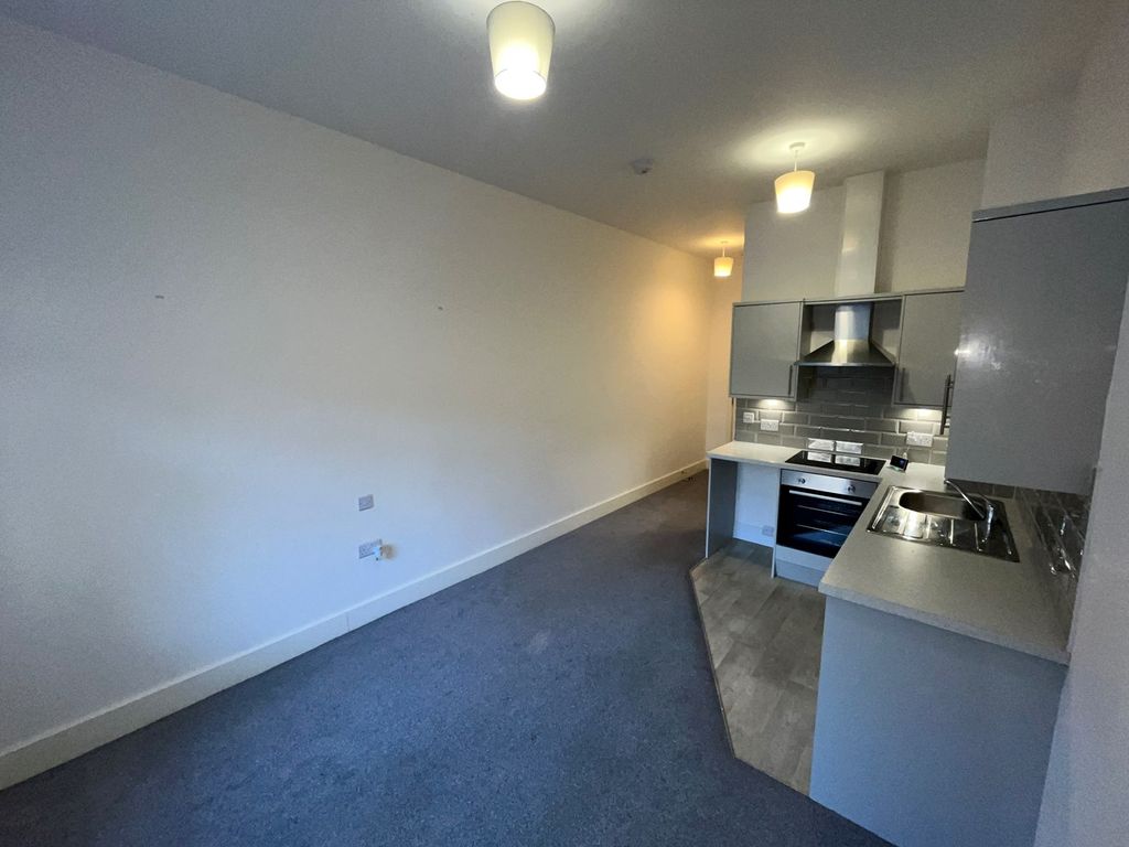 Studio to rent in Christchurch Road, Bournemouth BH1, £785 pcm