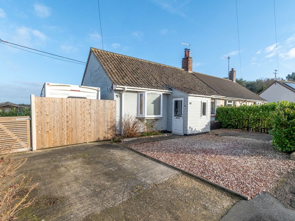 2 bed bungalow for sale in Camping Hill, Stiffkey NR23, £275,000