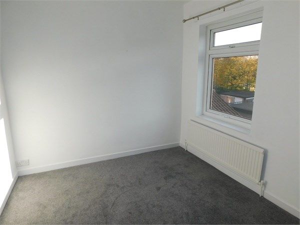 3 bed end terrace house to rent in Grafton Street, Worksop S80, £650 pcm