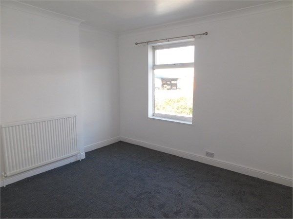 3 bed end terrace house to rent in Grafton Street, Worksop S80, £650 pcm