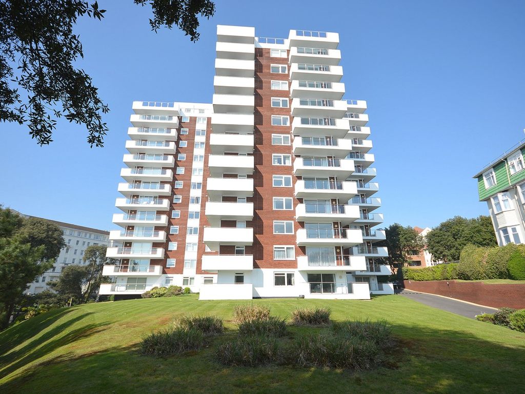 2 bed flat for sale in Russell Cotes Road, Bournemouth BH1, £370,000