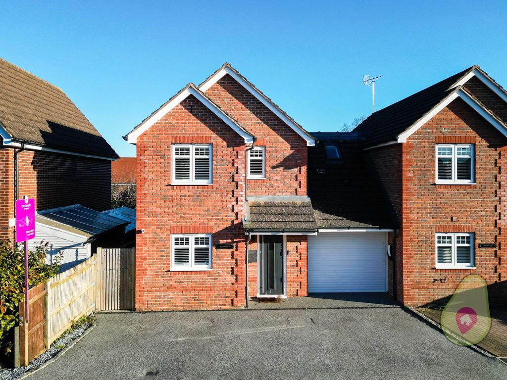 4 bed semi-detached house for sale in Oatlands Chase, Shinfield, Reading RG2, £550,000