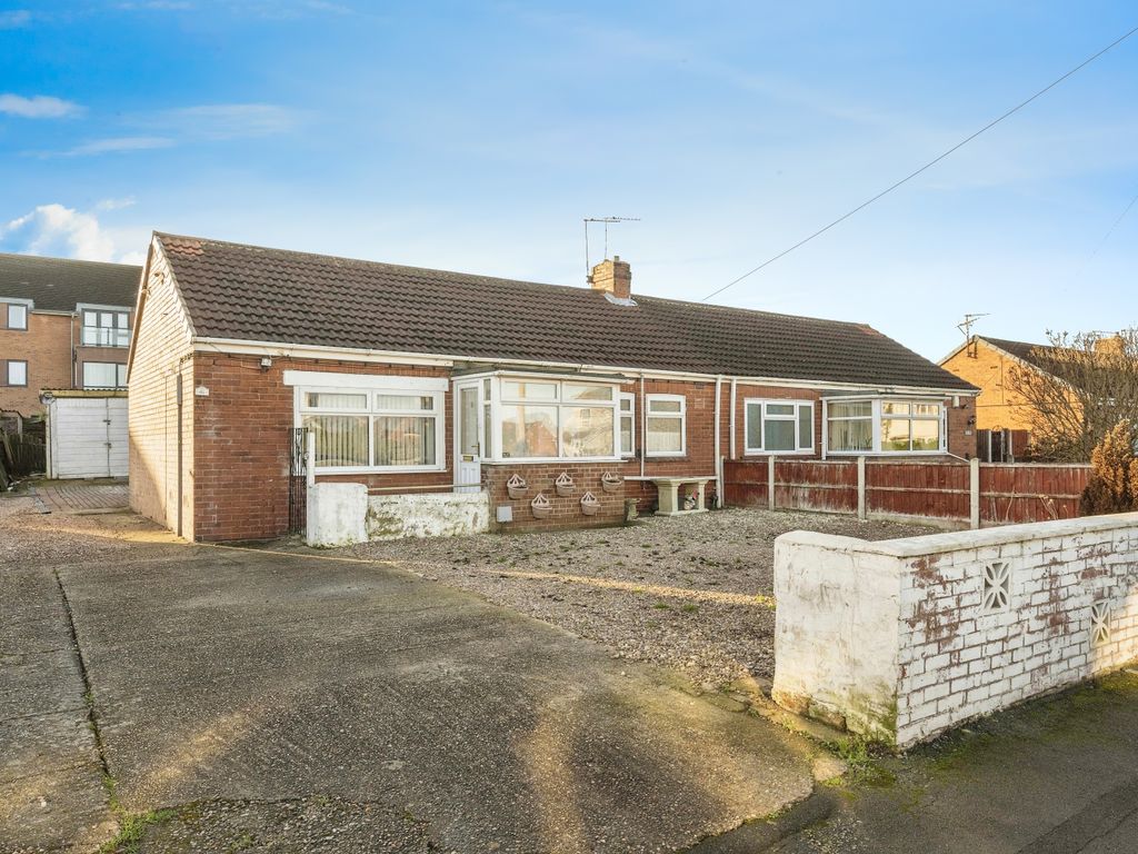 2 bed bungalow for sale in Bungalow Road, Edlington, Doncaster, South Yorkshire DN12, £105,000