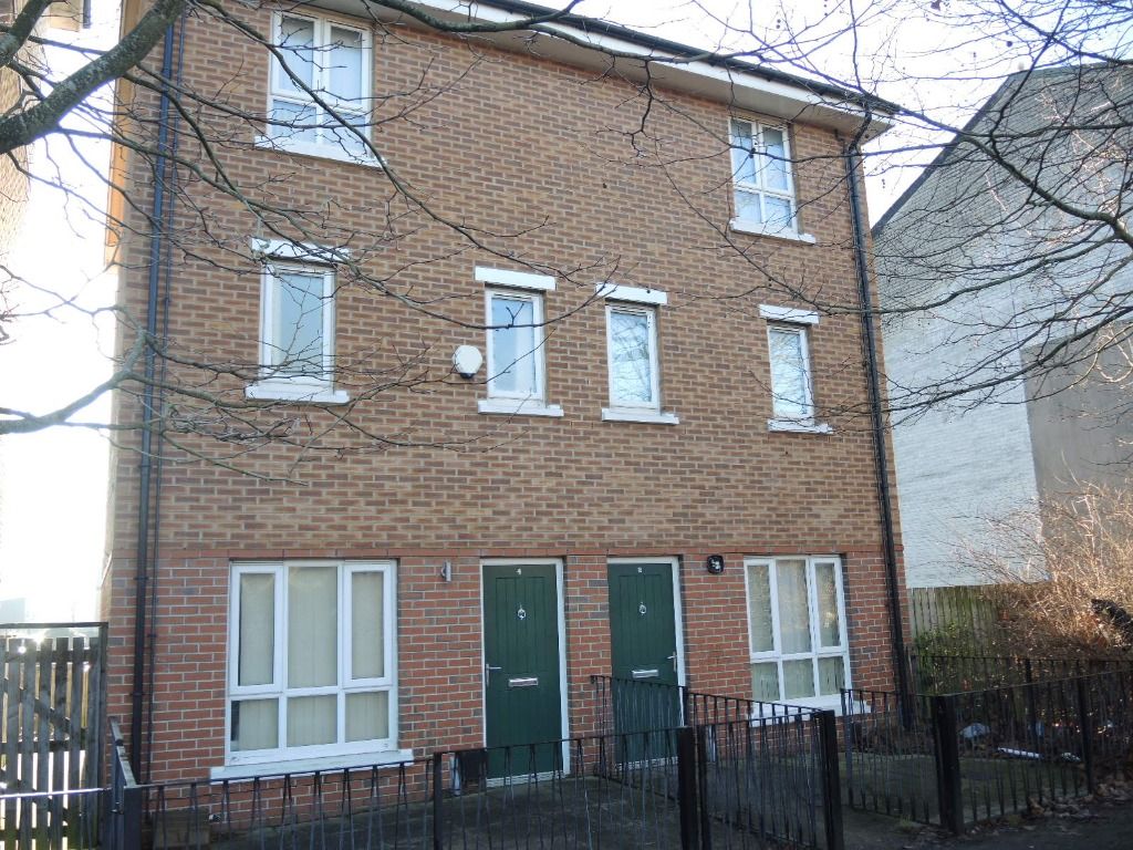 3 bed town house to rent in Wilbraham Street, Everton, Liverpool L5, £850 pcm