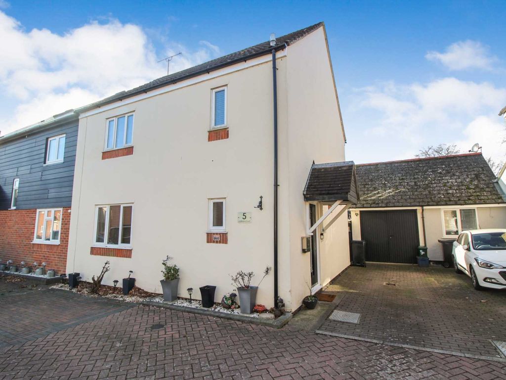 3 bed semi-detached house for sale in Lindisfarne Court, Maldon CM9, £360,000