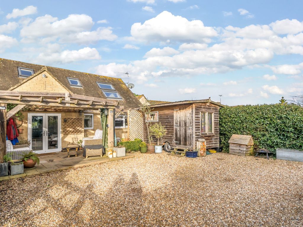 3 bed detached house for sale in Berrells Road, Tetbury, Gloucestershire GL8, £700,000