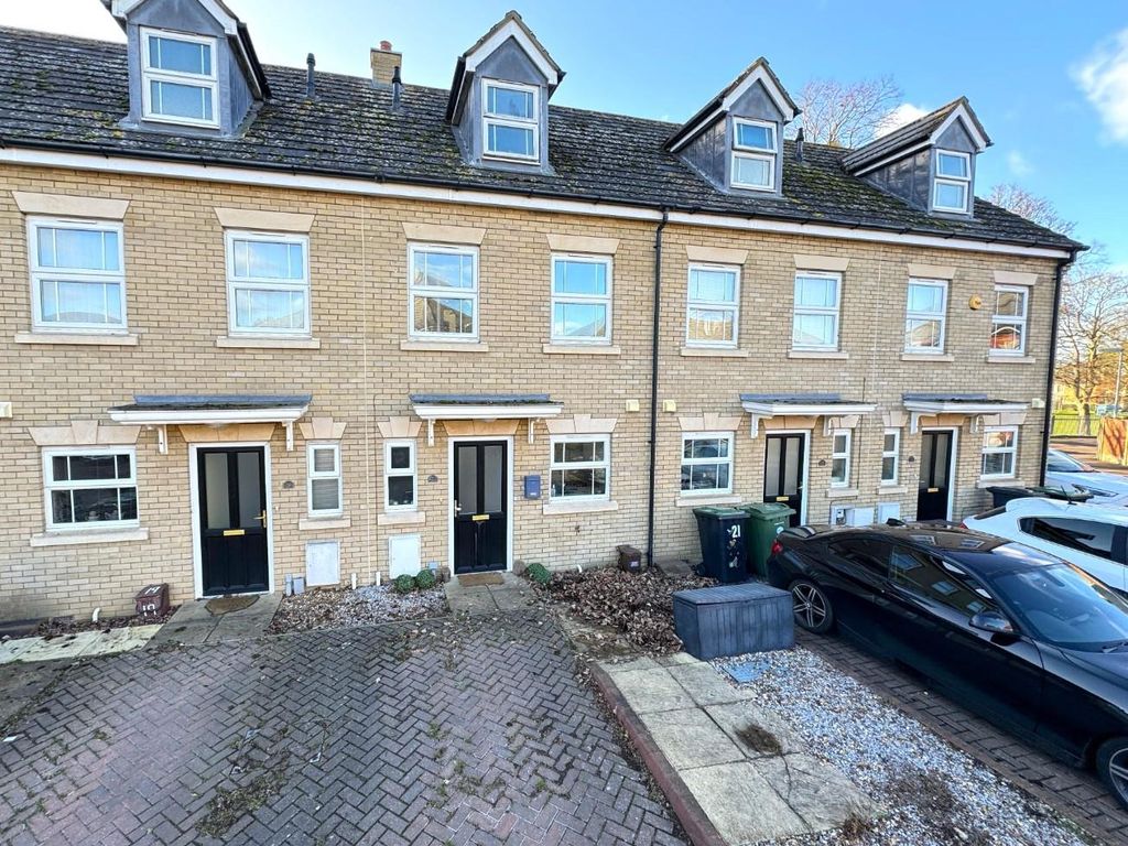 3 bed property for sale in Albion Court, Sandy SG19, £325,000