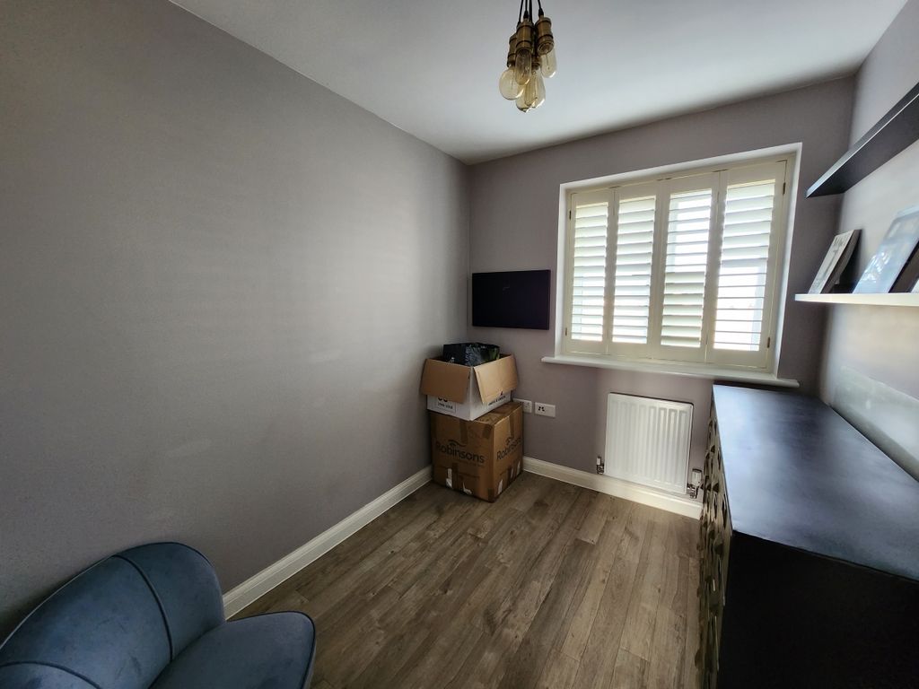4 bed detached house to rent in Beaton Avenue, Wick, Littlehampton BN17, £1,900 pcm