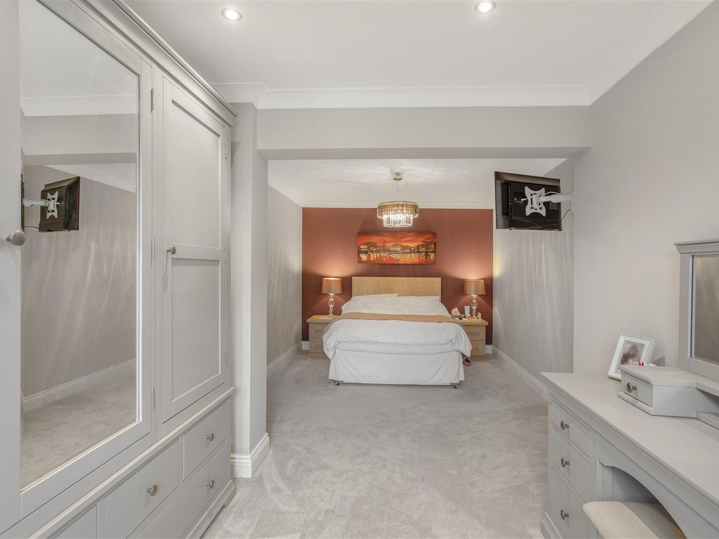 3 bed semi-detached bungalow for sale in Petercroft Lane, Dunnington, York YO19, £375,000
