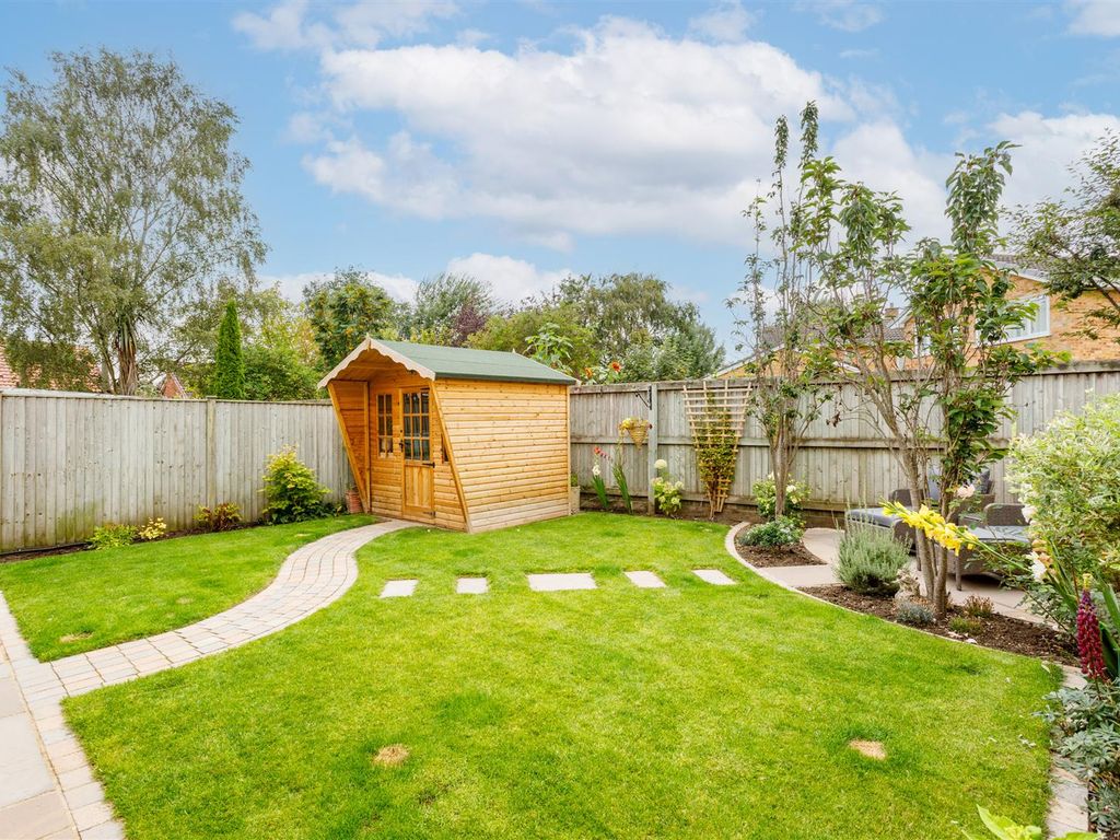 3 bed semi-detached bungalow for sale in Petercroft Lane, Dunnington, York YO19, £375,000