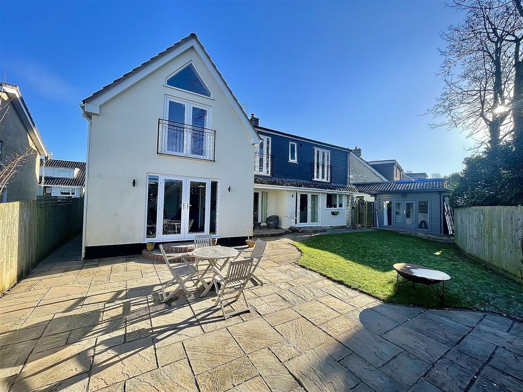 5 bed detached house for sale in Wyndham Crescent, Easton-In-Gordano, Bristol BS20, £725,000