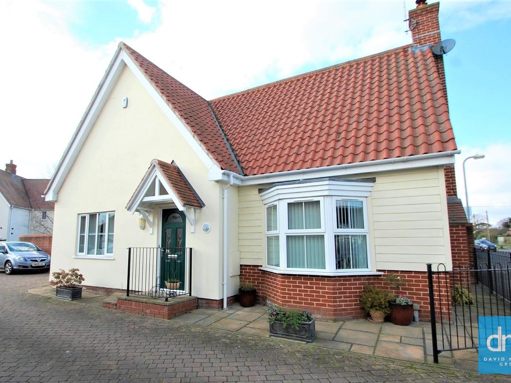 4 bed detached house for sale in Anchor Road, Tiptree, Colchester CO5, £450,000