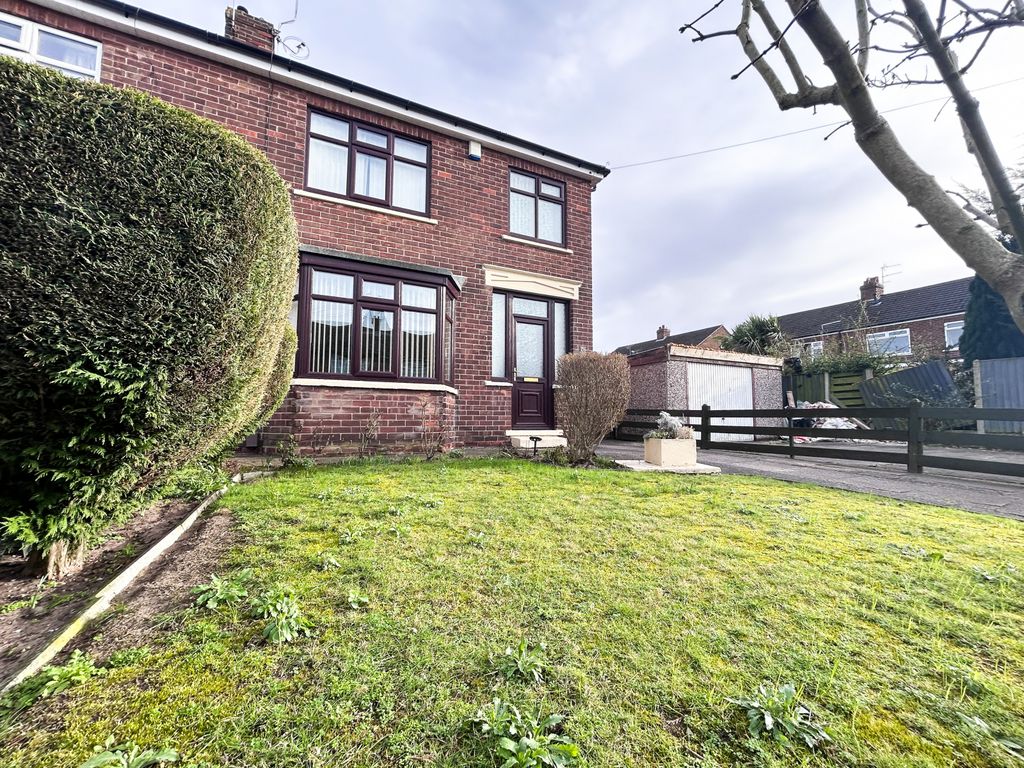 3 bed semi-detached house for sale in Dewsbury Avenue, Scunthorpe DN15, £149,995