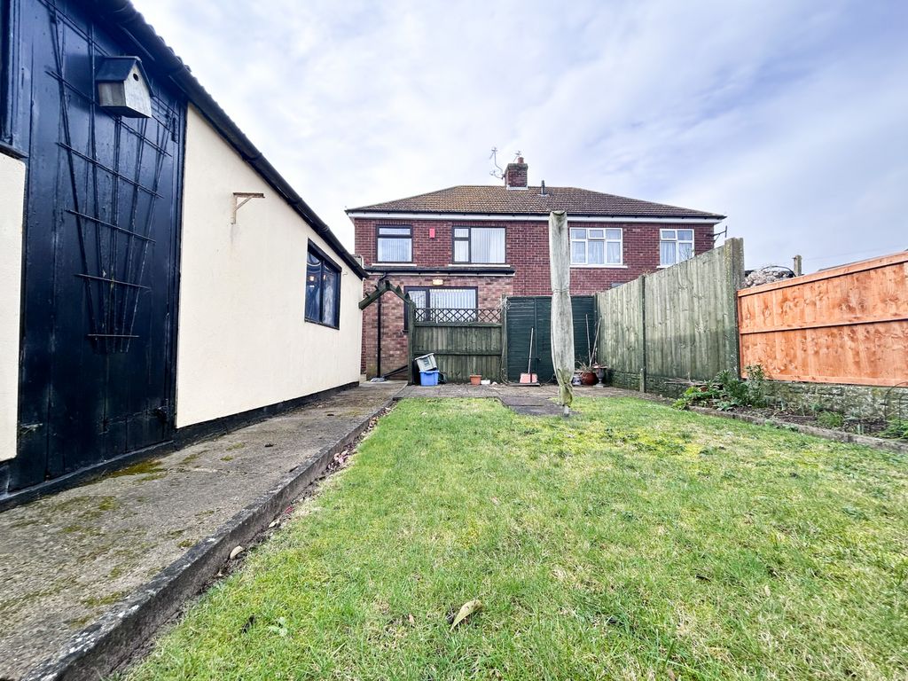 3 bed semi-detached house for sale in Dewsbury Avenue, Scunthorpe DN15, £149,995