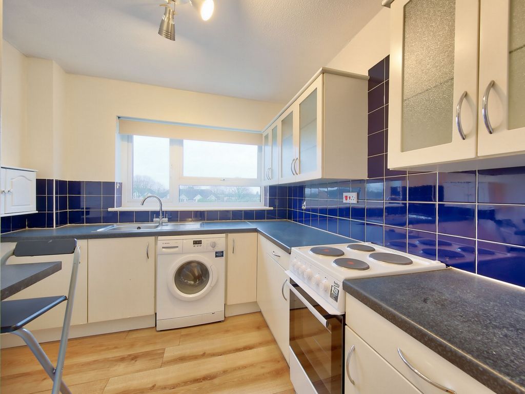 1 bed flat to rent in Audley Place, Sutton SM2, £1,300 pcm