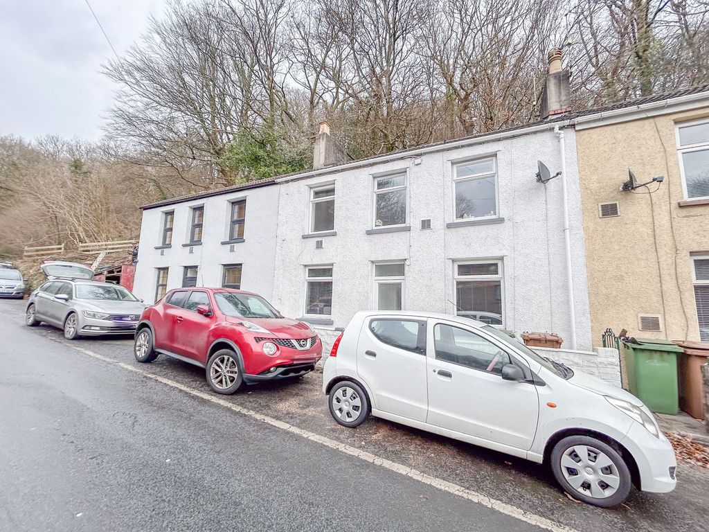 3 bed terraced house for sale in Kendon Road, Crumlin NP11, £150,000