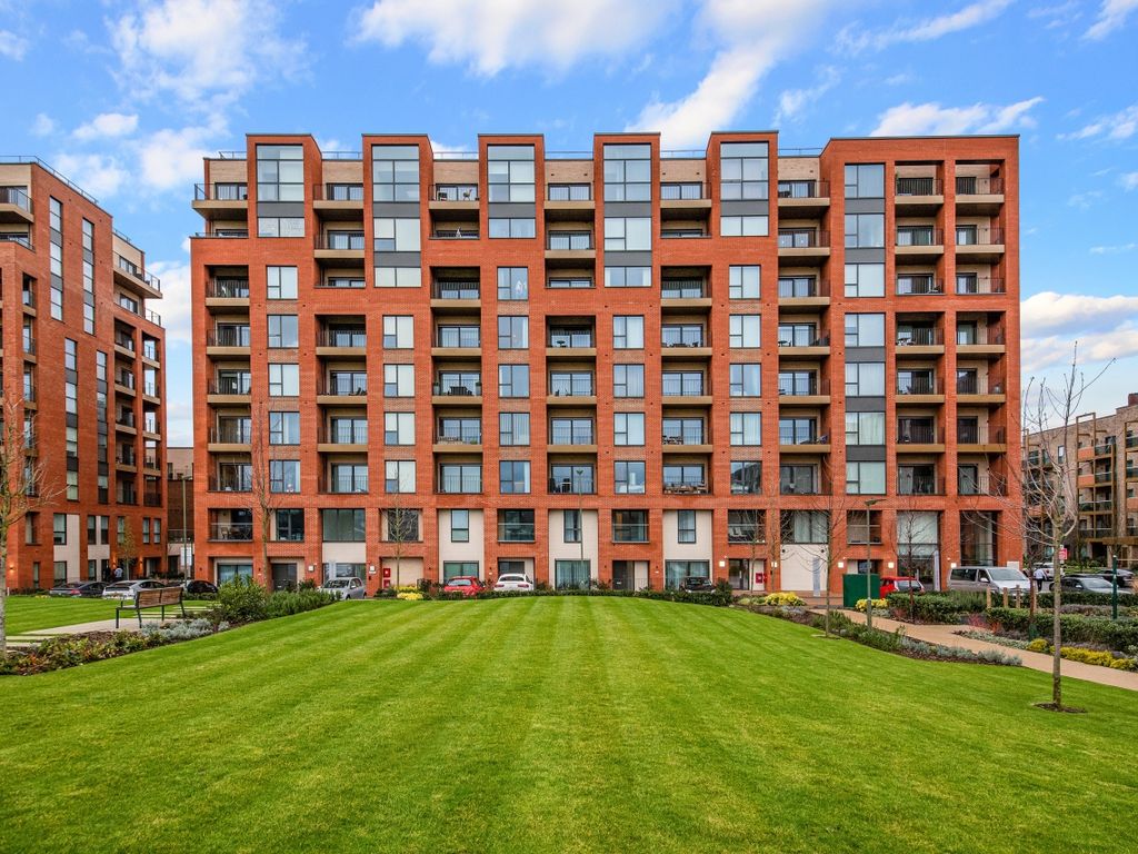 1 bed flat to rent in Poplar House, Colindale Gardens, Colindale NW9, £1,777 pcm